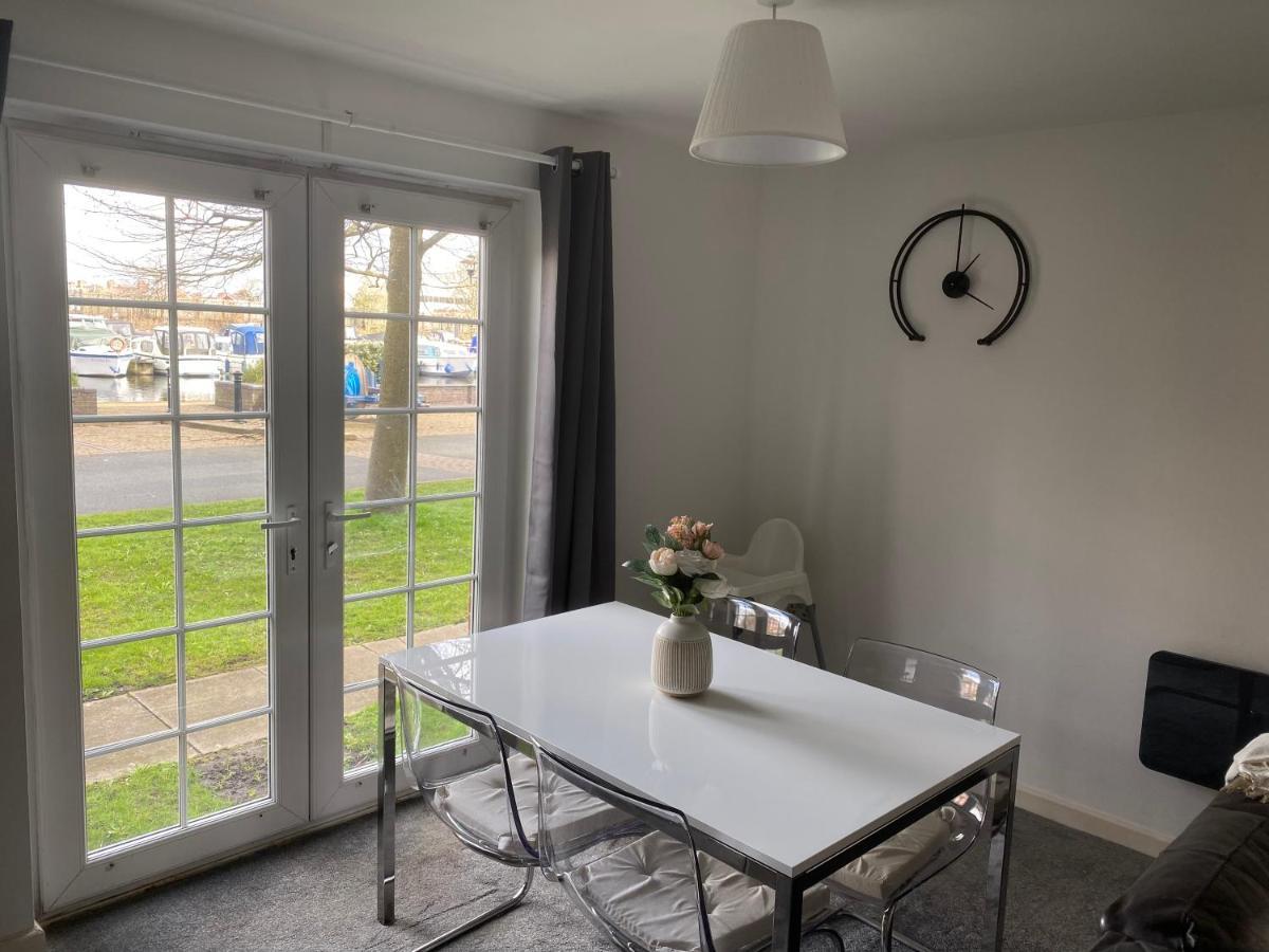 Marine Viewing 2 Bedrooms Flat Manchester Extérieur photo