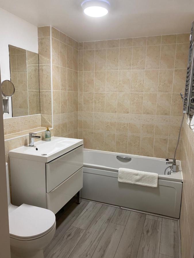 Marine Viewing 2 Bedrooms Flat Manchester Extérieur photo
