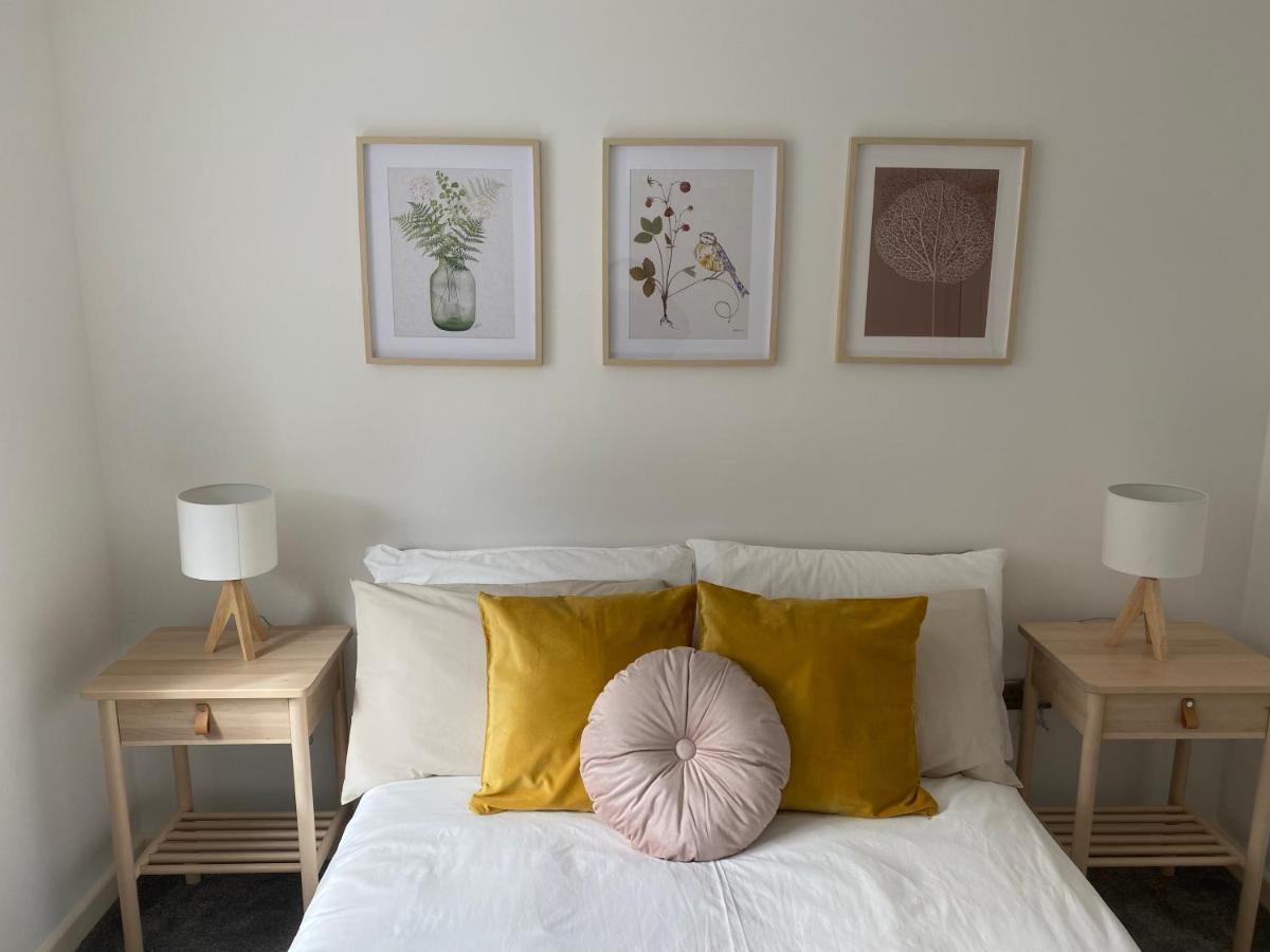 Marine Viewing 2 Bedrooms Flat Manchester Extérieur photo